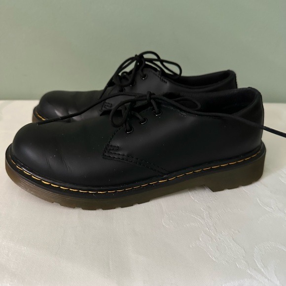 Dr. Martens AirWair Softy T Lace up Shoes. - Picture 4 of 9